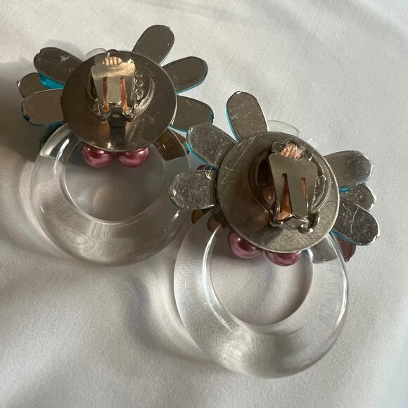 Vintage 80s Glam Rhinestone Lucite Faux Pearl Costume Estate Clip On Earrings - Picture 7 of 9